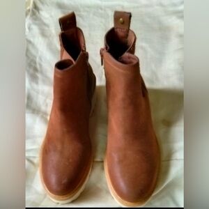 New women’s brown suede casual side zip ankle boots, size 7M